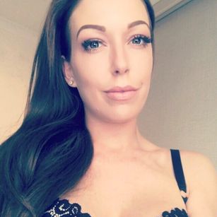 Model - Sophia Hunter gushing