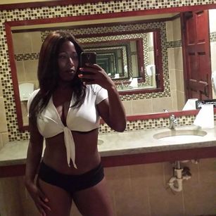 Model - MsSammiRoss Ebony