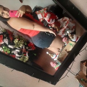 Model - Queen pamela Blanca