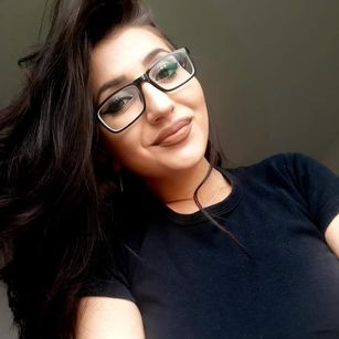 Model - DenizzCharming striptease