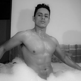 Model - ArminJones latino