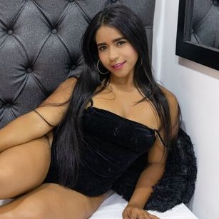 Model - Evelyn blowjob