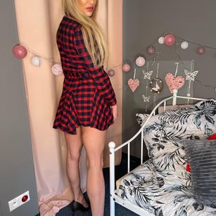 Model - BritnayBrowns77 teacher