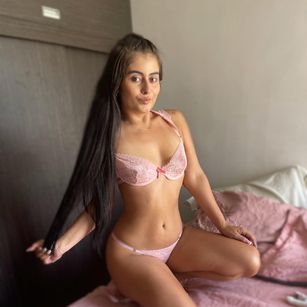 Model - Marylin Lee cei