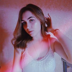 Model - NikitaBell petite