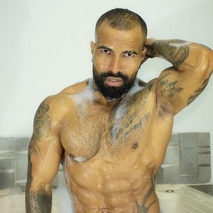 Model - BrockHurn cumshow