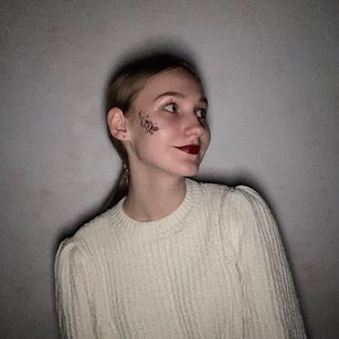 Model - Ashley tease