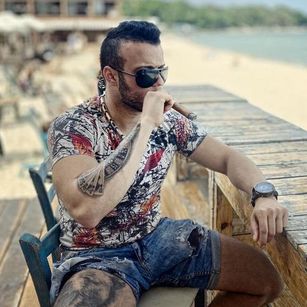 Model - ChrisLegend bigcock