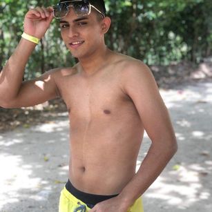 Model - Alejito_sexy latin