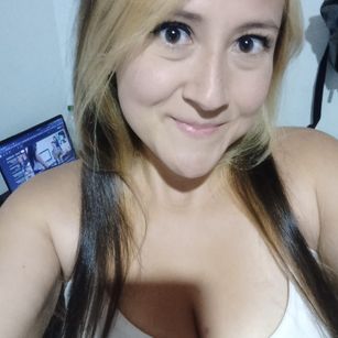 Model - scarlett bigboobs