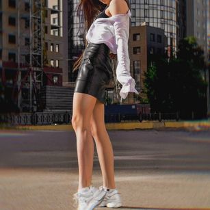 Model - CindyFarreli skinny