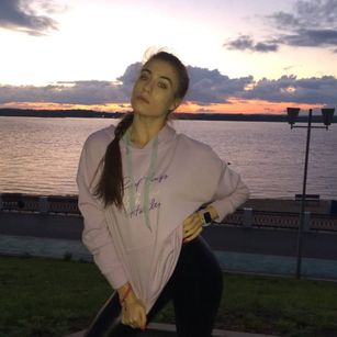 Model - CindyFarreli longhair