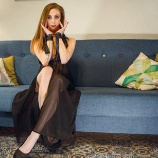 Model - Mia James blowjob