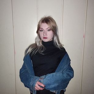 Model - Anjelika striptease