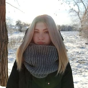 Model - Anjelika tease