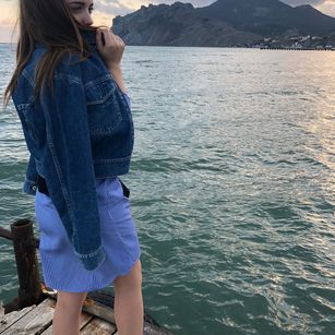 Model - Luna Lore striptease