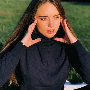 Model - Luna Lore bigboobs