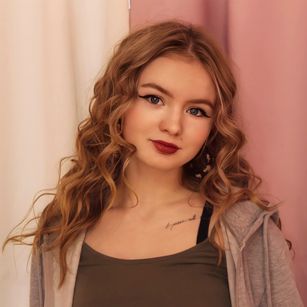 Model - Britney Blush tease