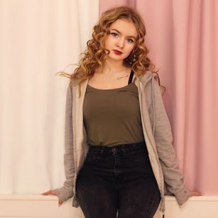 Model - Britney Blush feet