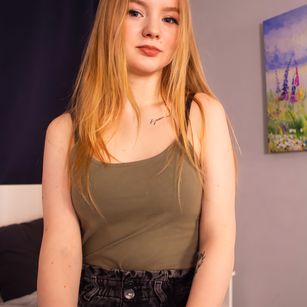 Model - Britney Blush fetish