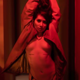 Model - MILA KOSLOV english