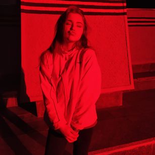 Model - Anjelika longlegs