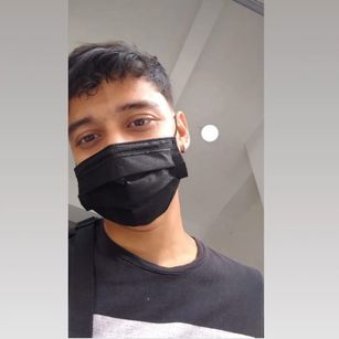 Model - Joshua_Eric fingers