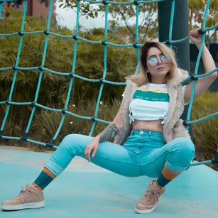 Model - MILA KOSLOV slave