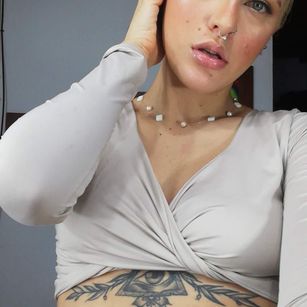 Model - amarilla_bombshell bigboobs