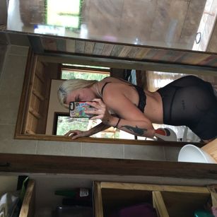 Model - amarilla_bombshell cum