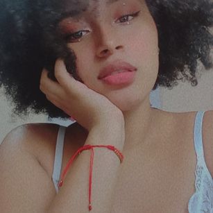 Model - Bella Latin weed