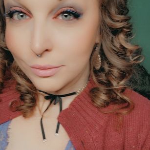 Model - Lily McDermot solo