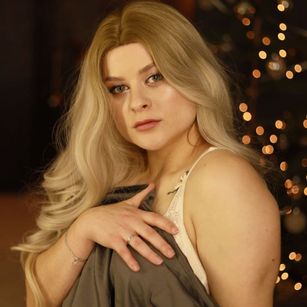 Model - Anastasia Brown sexy