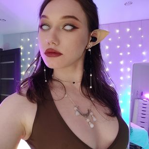 Model - Lindamlem brunette