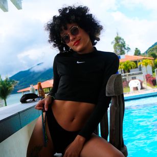 Model - Mila Hilltop lolita