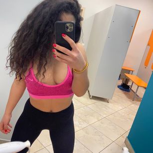 Model - Amelia masturbation