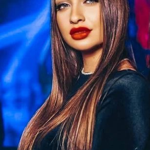 Model - SandyFuiss show