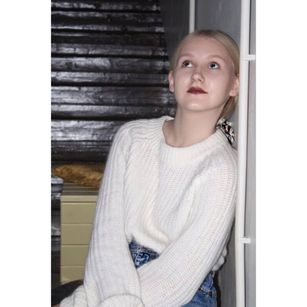 Model - Ashley natural