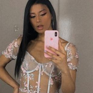 Model - Lucia submisive