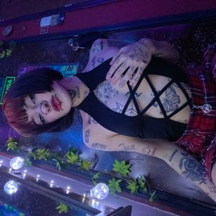 Model - VennusSativa small