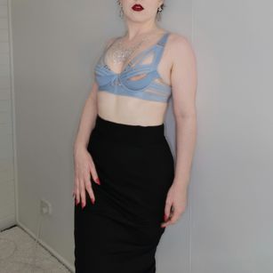 Model - Fern Silver pale