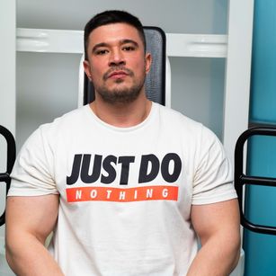 Model - HankOrton kinky