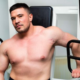 Model - HankOrton charming