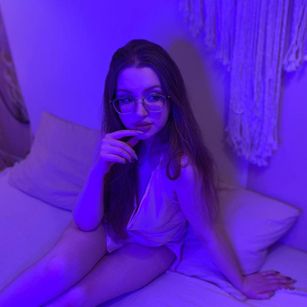 Model - Stephany teen