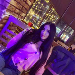 Model - HottLassyy sexydance