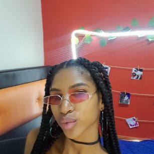 Model - KeniaFoxxx doblepenetrtion