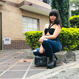 Model - Emily_Hot_ worship