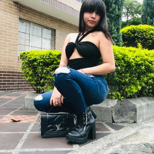 Model - Emily_Hot_ worship