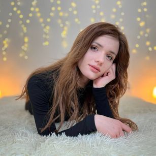 Model - Kira Foxxx teen