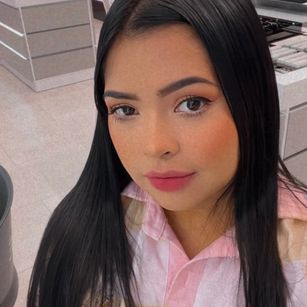 Model - Deynap Lindo